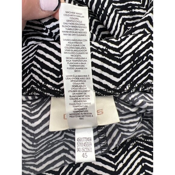 Chicos Downstream Arrows Skimmer Capri Pants Womens 2 Elastic Waist Black White - Picture 6 of 8